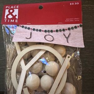 Holiday Craft Garland - Natural Wood